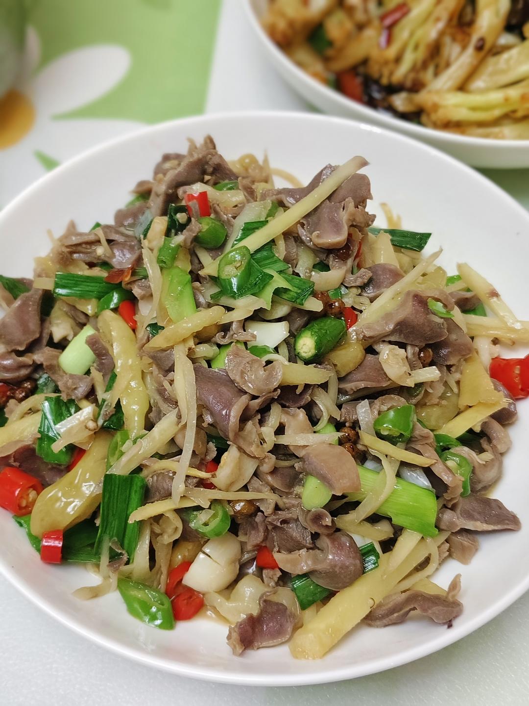 泡椒炒鸡杂