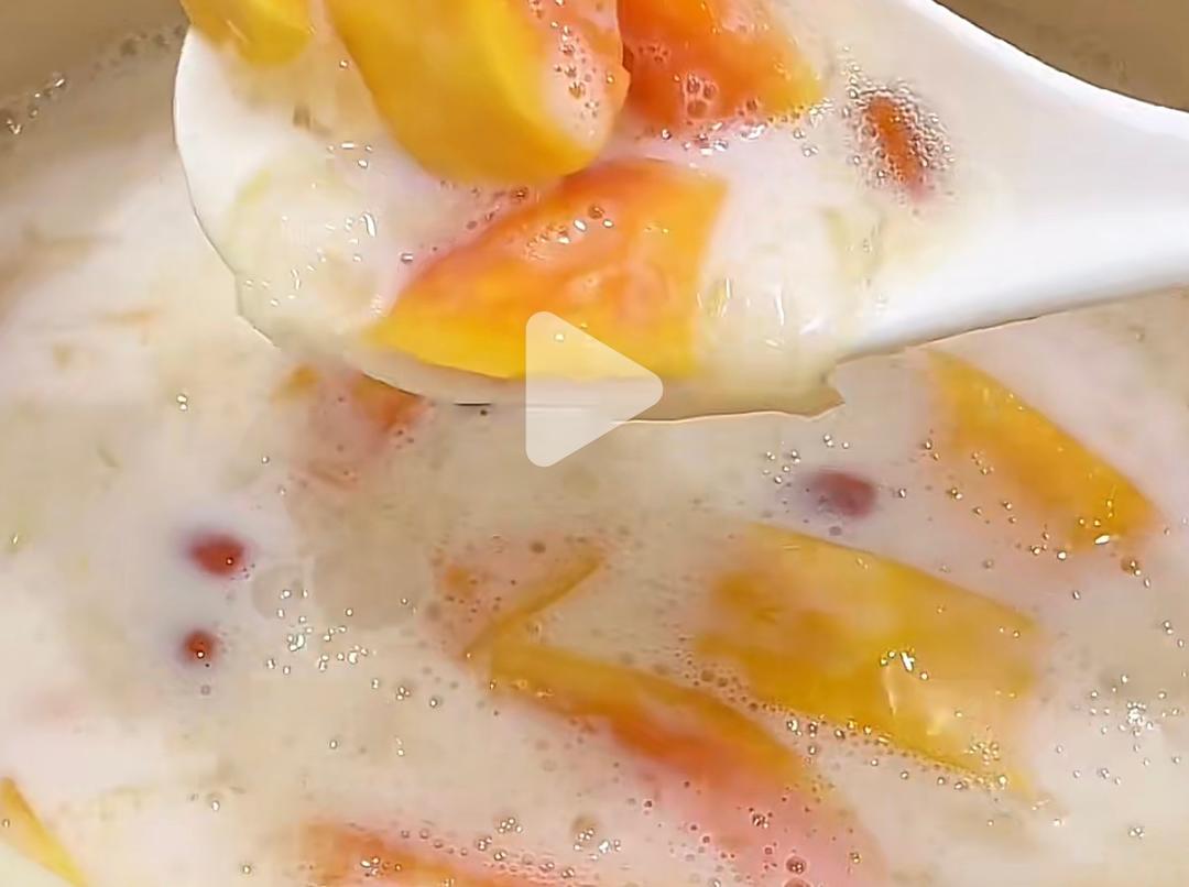 银耳木瓜炖牛奶的做法