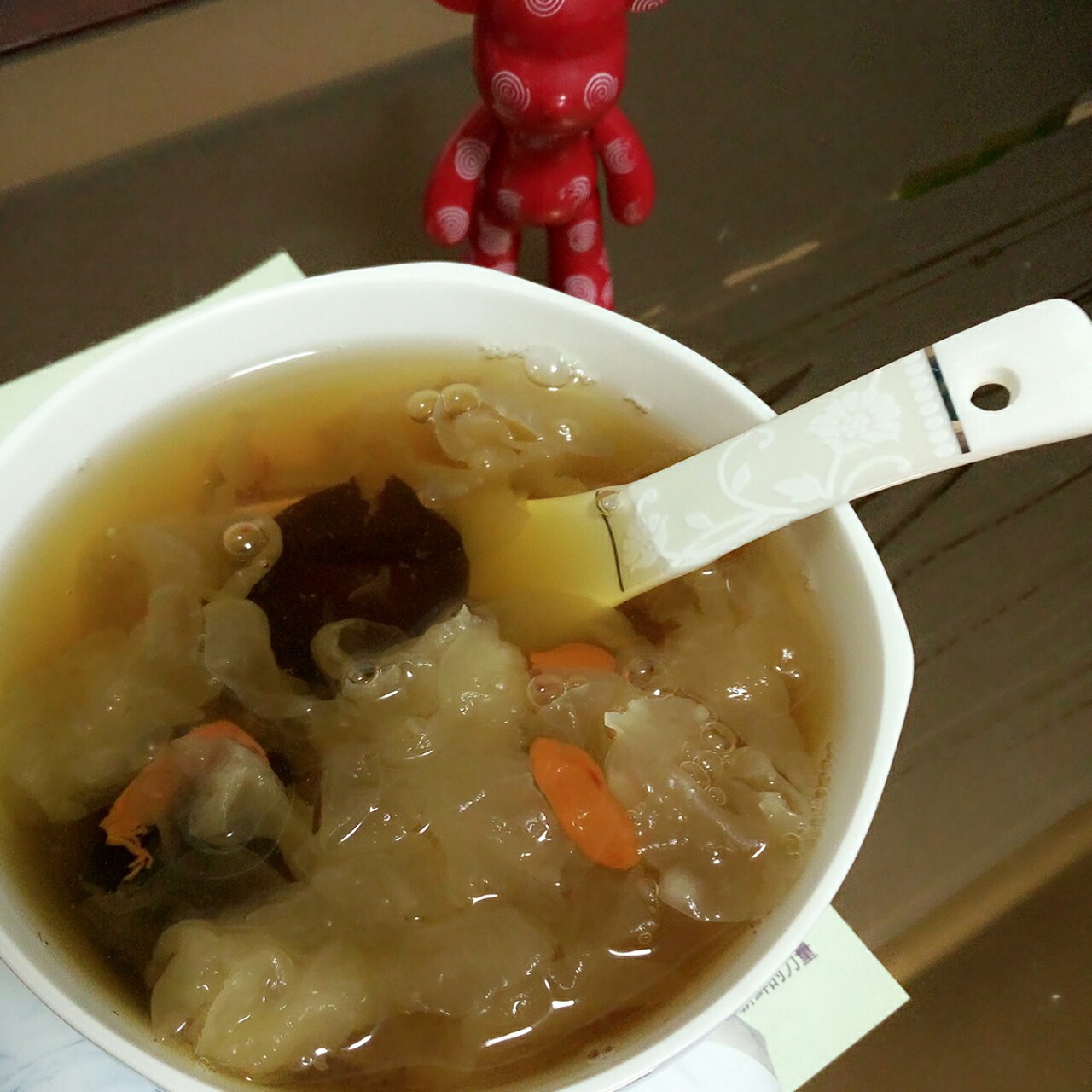 银耳红枣枸杞甜汤