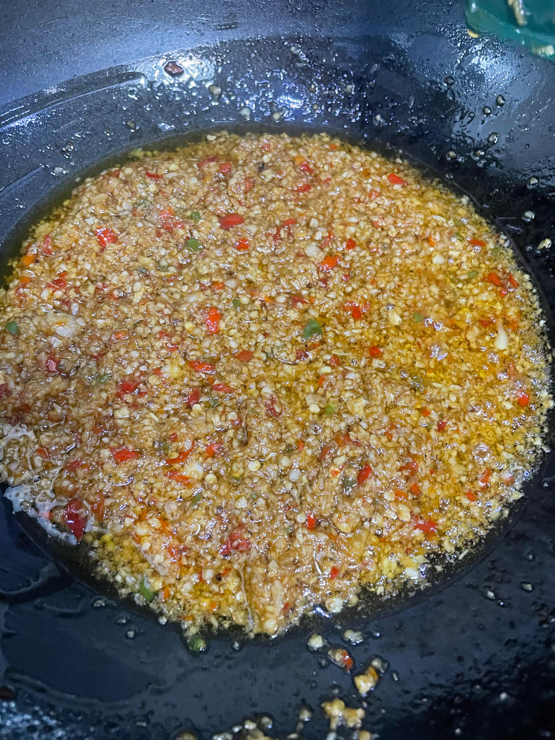 这是我迄今吃过的最好吃的蒜蓉酱，因为添加了特别的配方