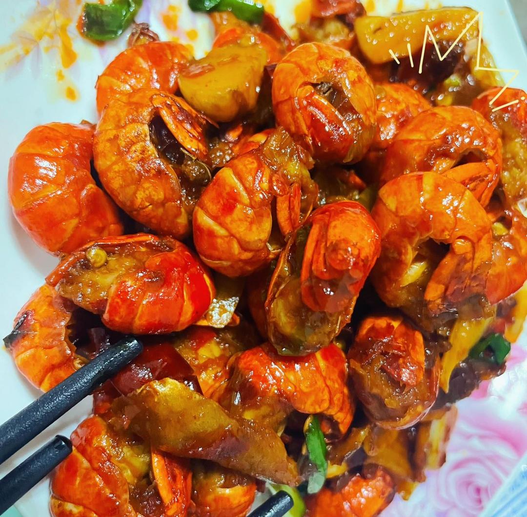 吮指香辣虾尾｜超简单快手菜，不油腻无香料