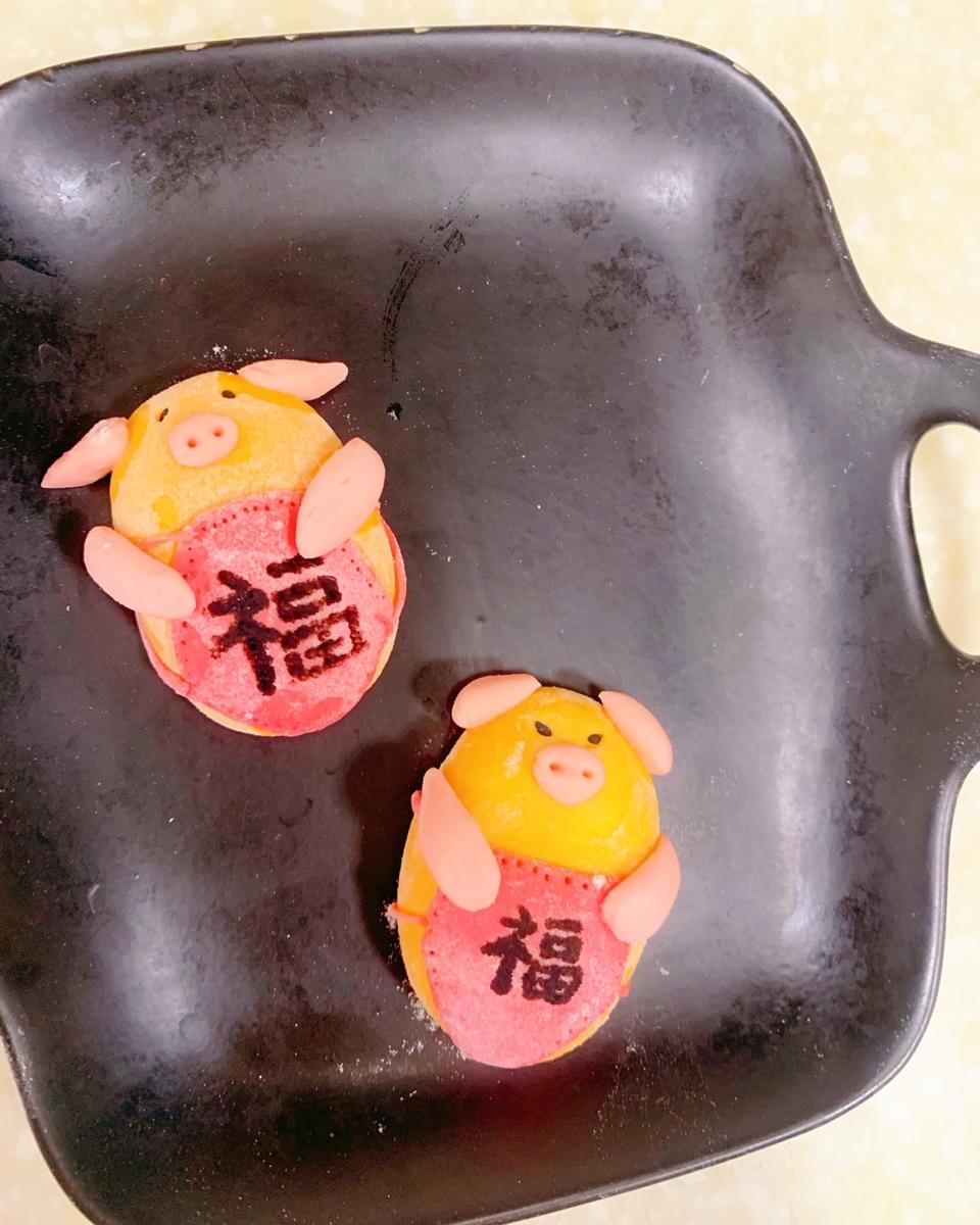 《猪年大吉》卡通馒头