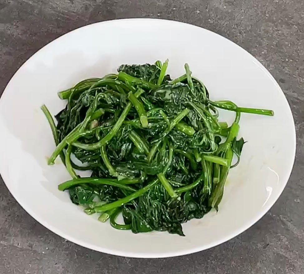素食一一腐乳炒蕃薯叶