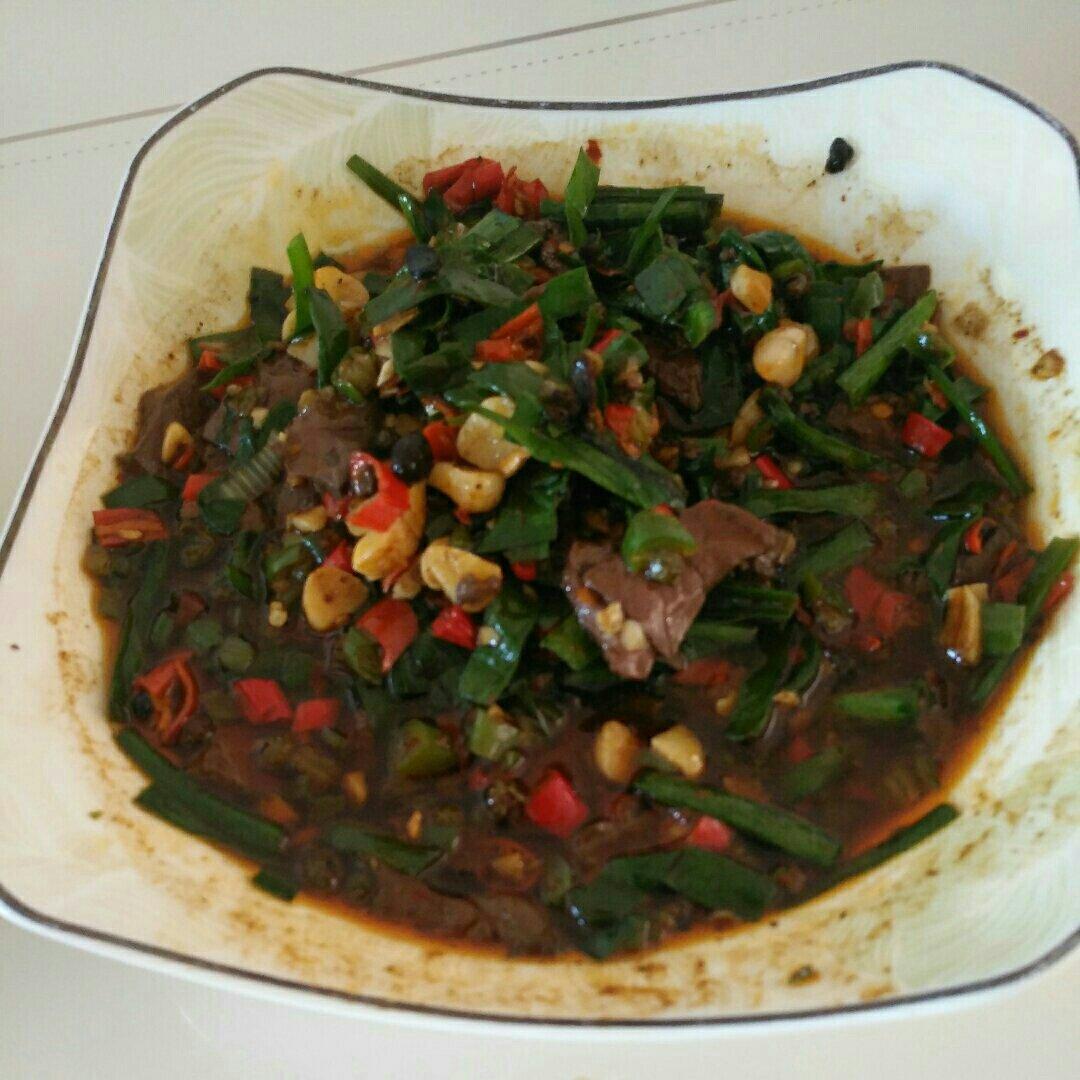 韭菜炒鸭血