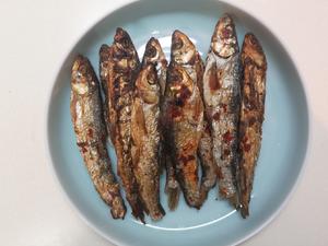 老干妈豆豉蒸腊鱼/湖南刁子鱼的做法 步骤1