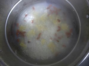 酸甜菠萝糯米粥的做法 步骤1