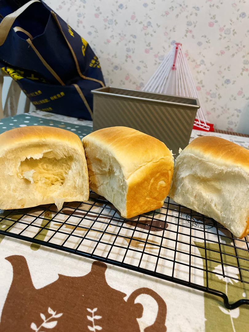 『醇香椰浆嫩白吐司』
