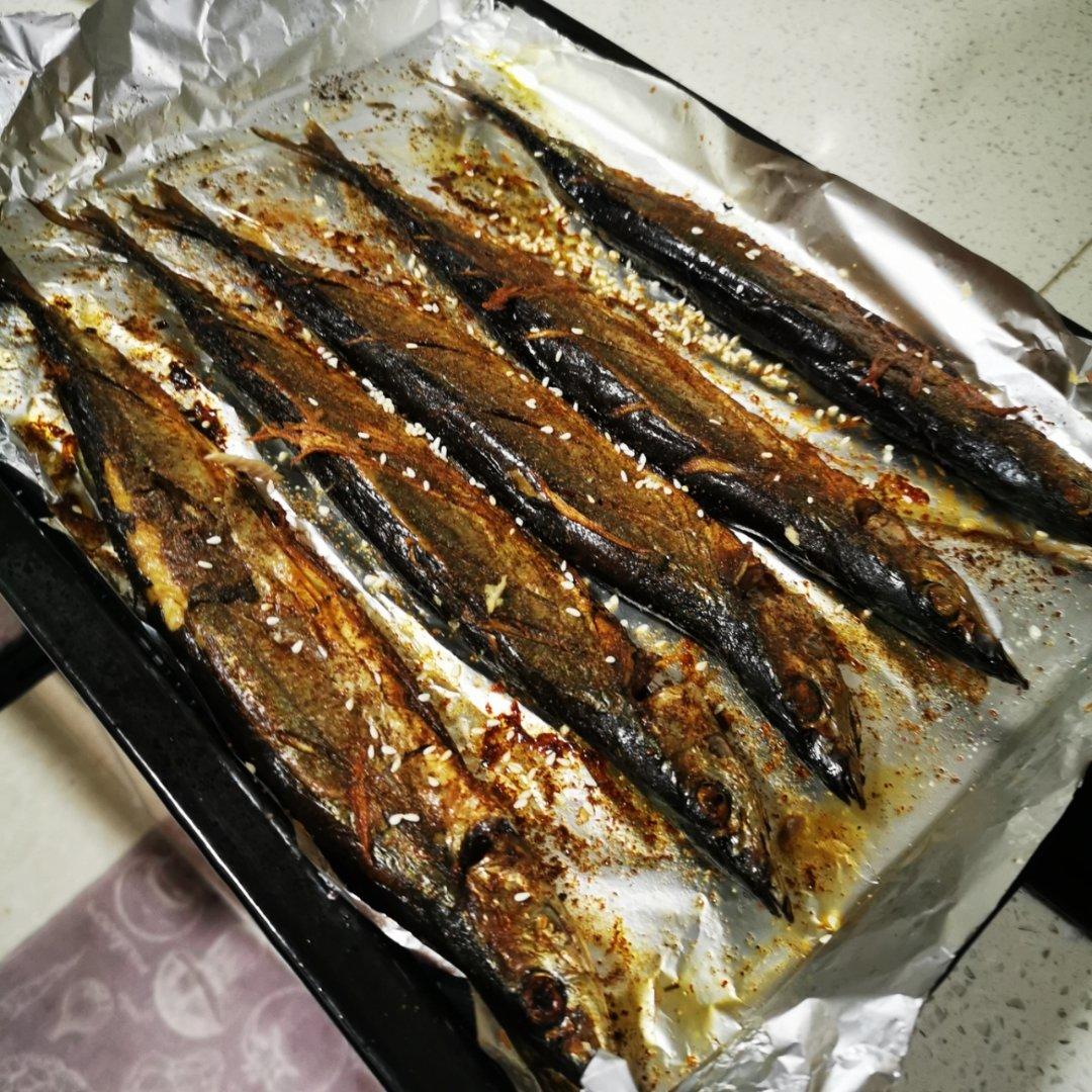 烤箱 烤秋刀鱼 润梅86做的烤秋刀鱼秋刀鱼,白醋,白酒,盐,橄榄油,柠檬