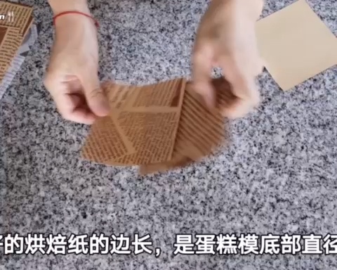 如何用烘焙纸自己折郁金香杯子蛋糕纸模
