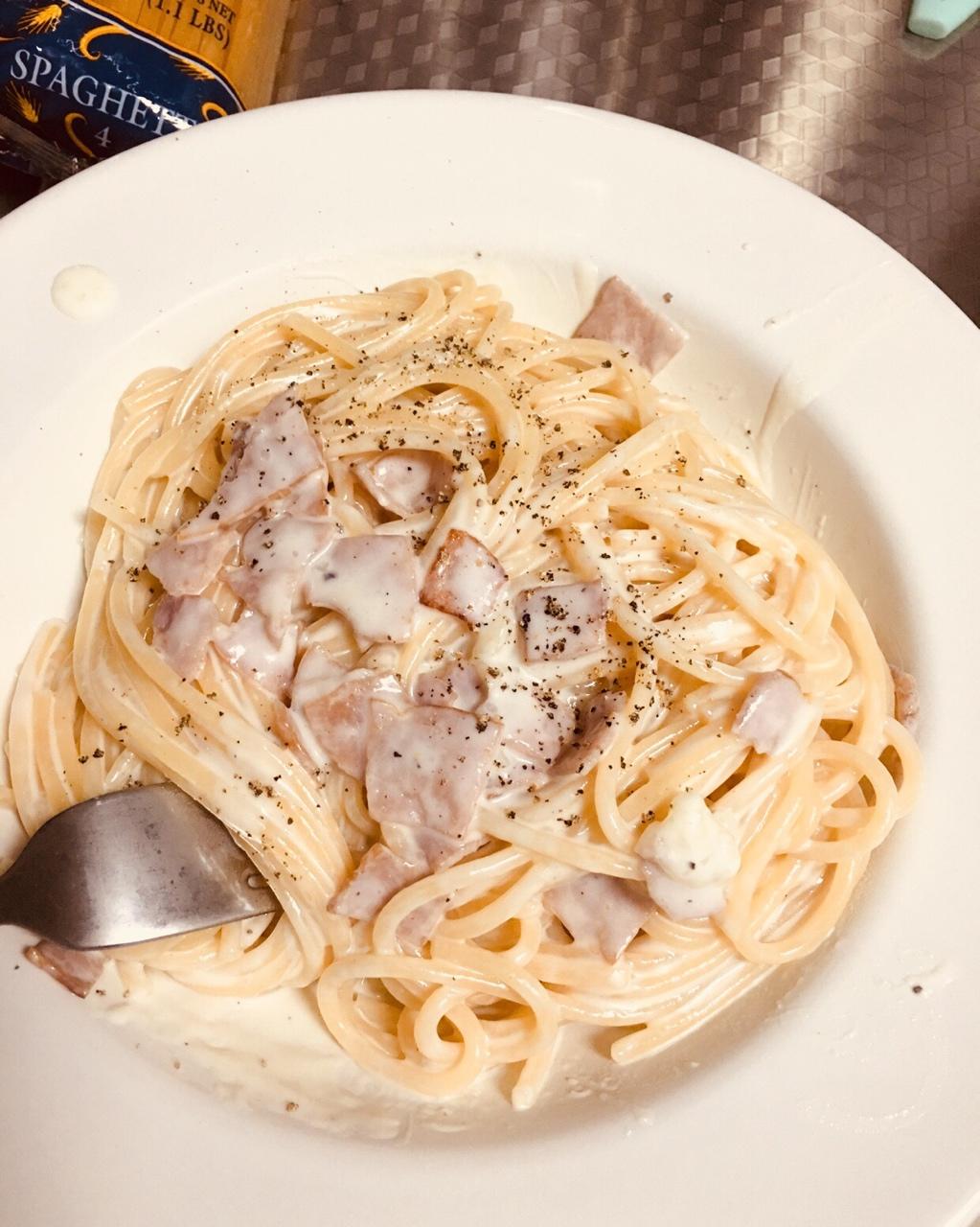 白汁蘑菇培根意粉