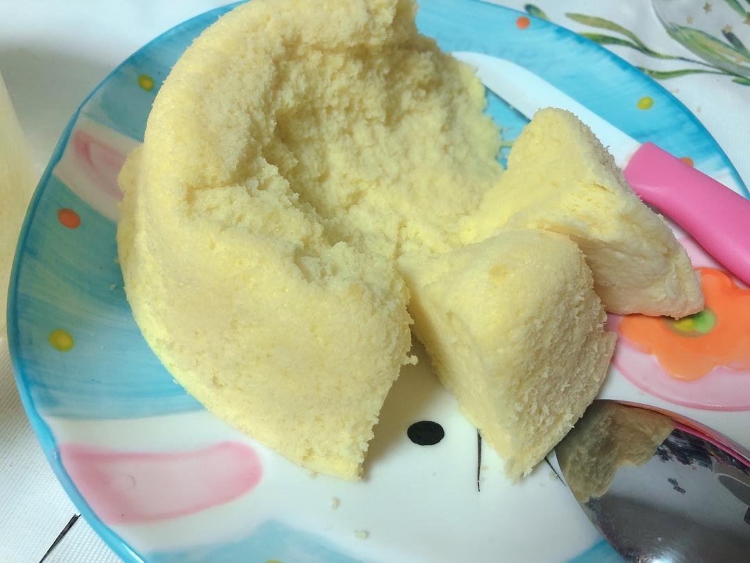 好吃不上火的【绵密型】酸奶蒸蛋糕～完胜电饭锅版