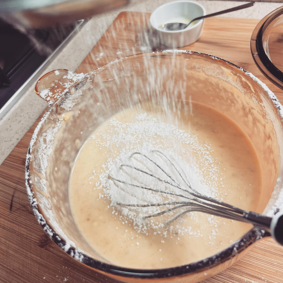 香甜早餐：玉米香蕉饼