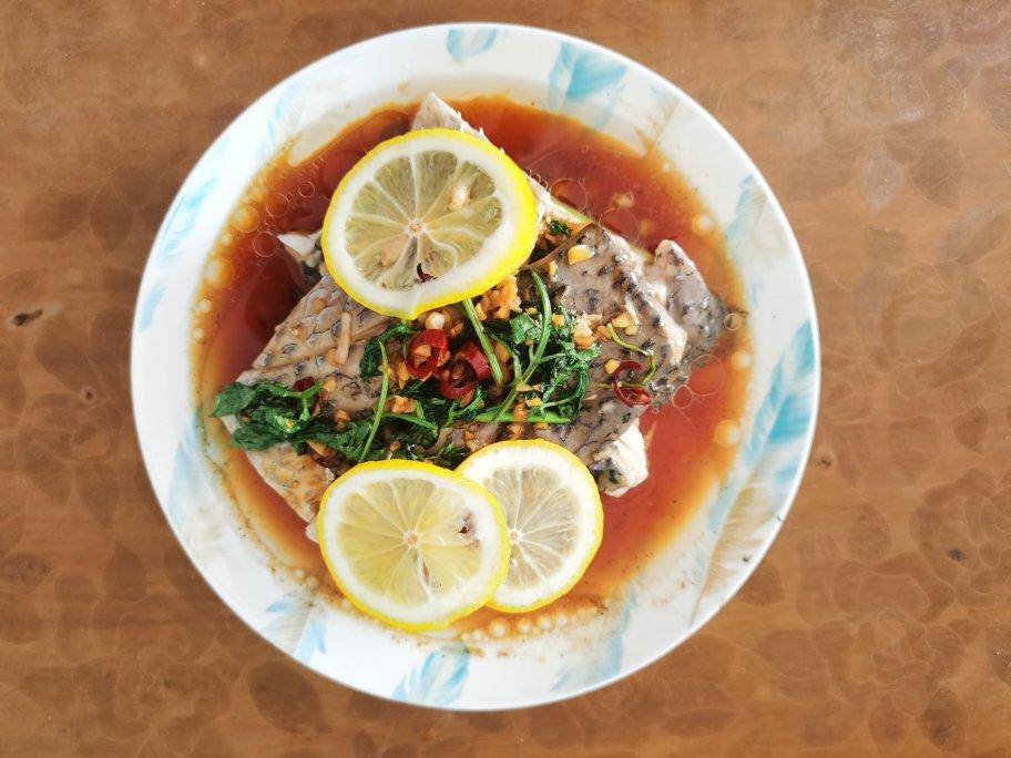 柠檬芦笋蒸鳕鱼