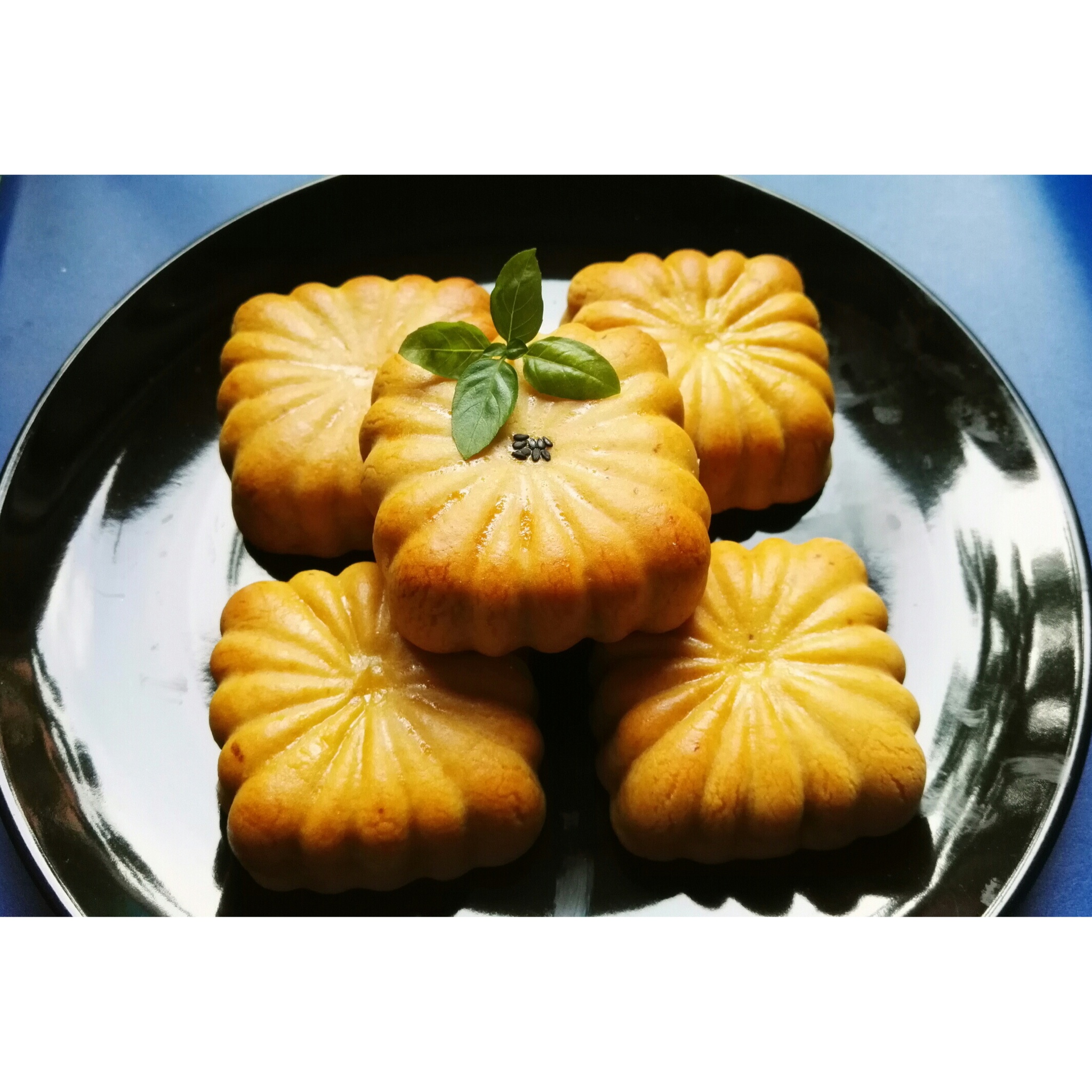 广式月饼—蛋黄莲蓉月饼