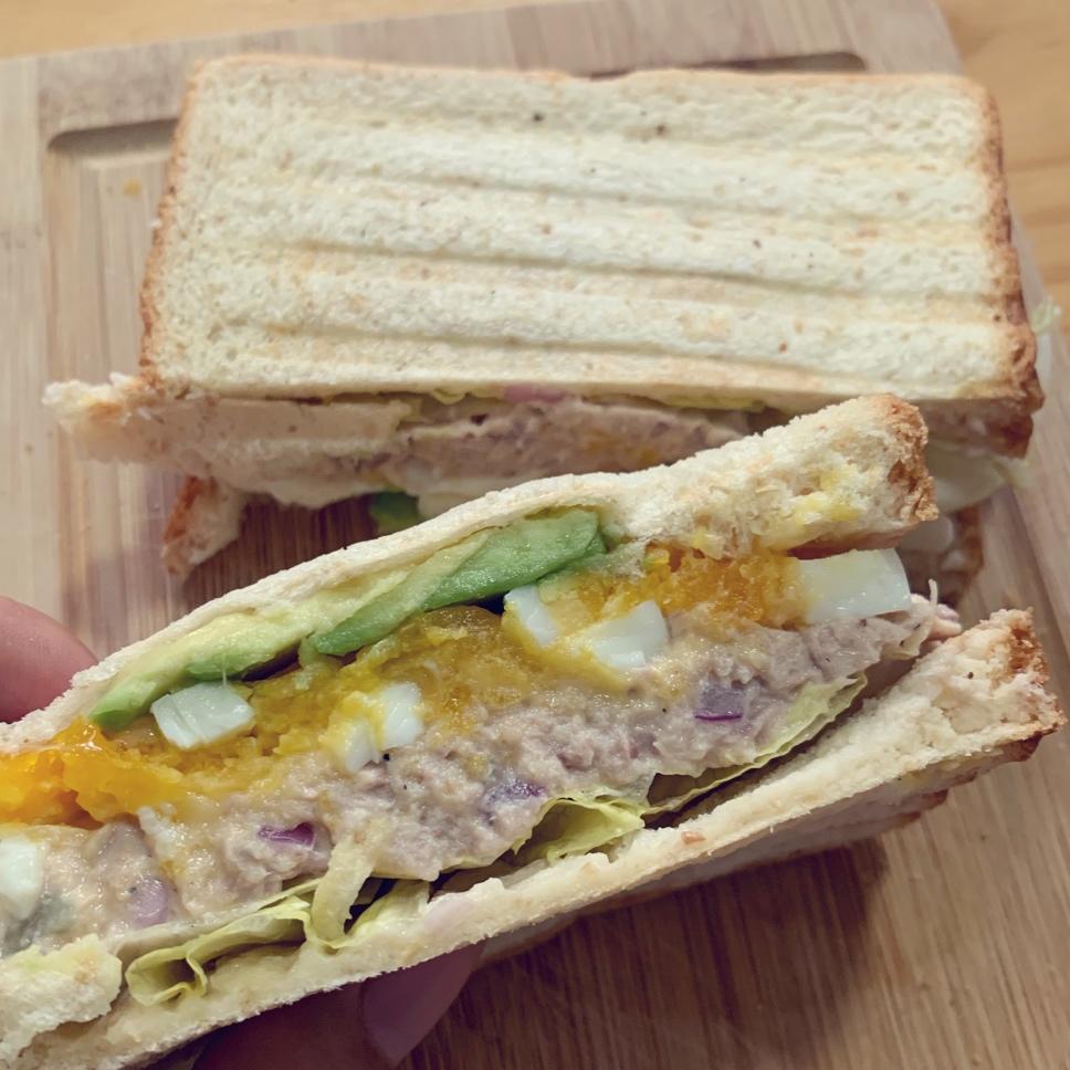 金枪鱼鸡蛋三明治