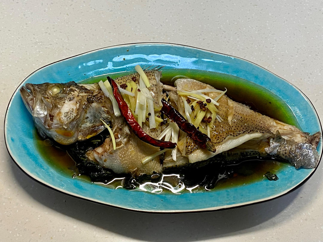 家庭版清蒸鲈鱼