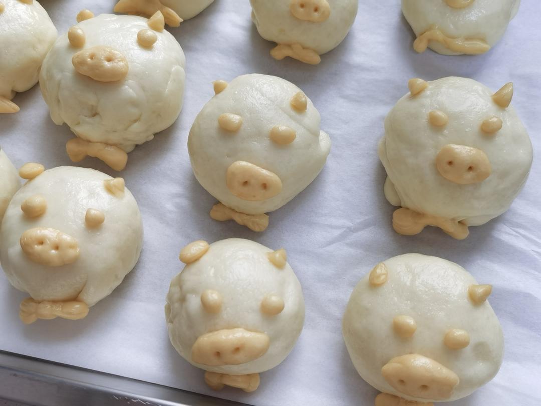 松软香甜的奶黄包，很快就可以搞定。