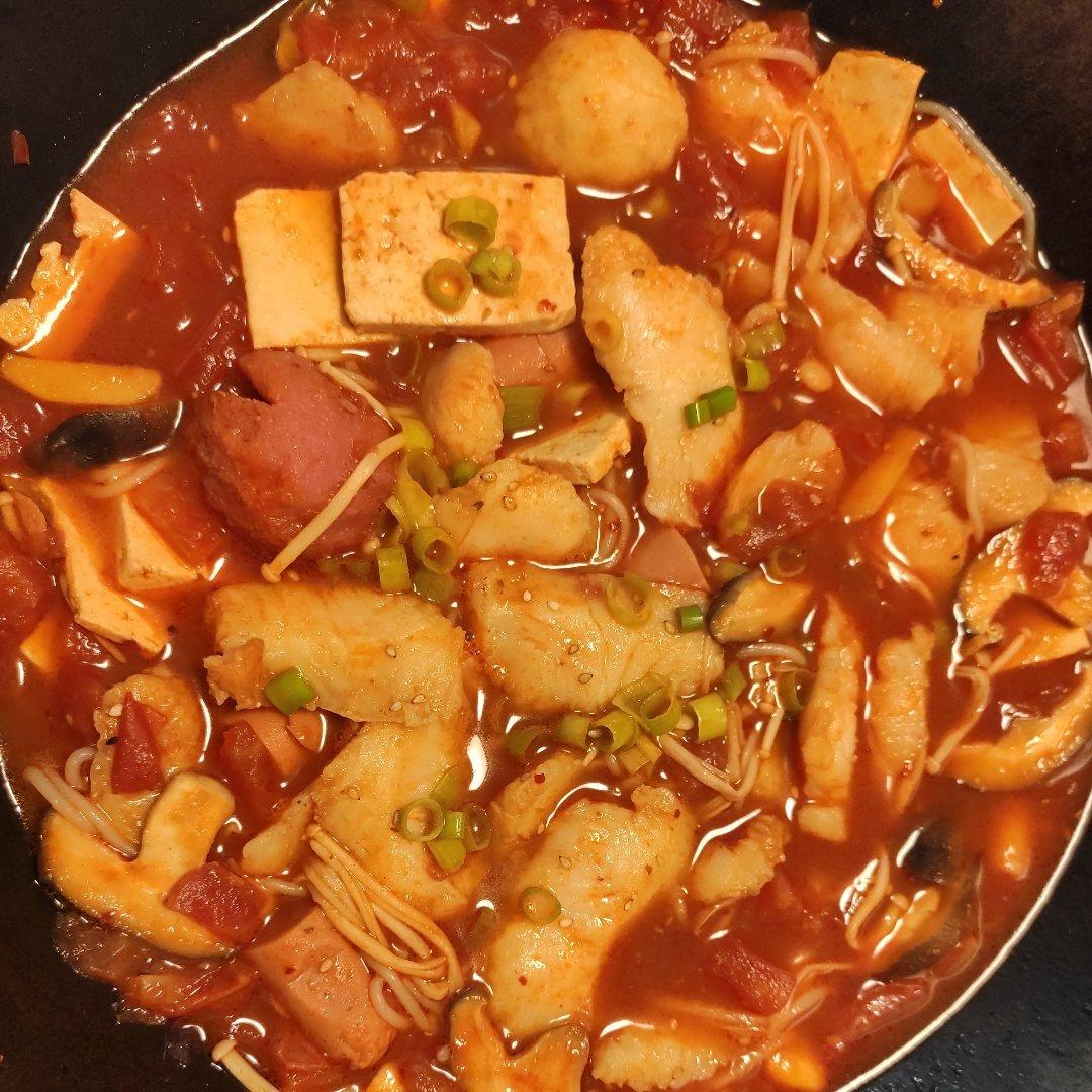 番茄锅酸汤龙利鱼