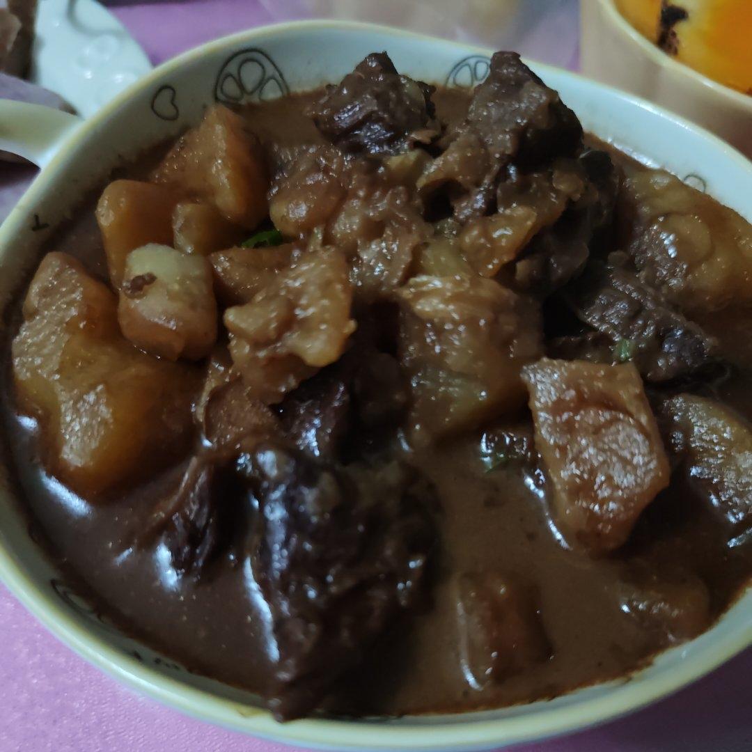土豆炖牛腩