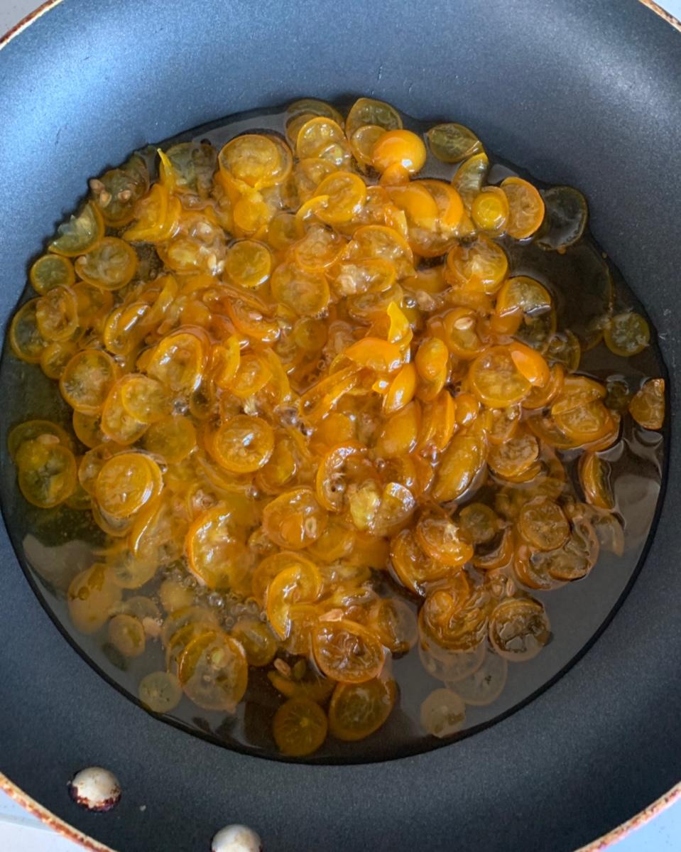 金桔酱润肺止咳化痰疗效好。金桔酱。