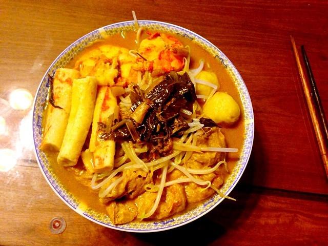 《一百道惠味》——新加坡美食，叻沙
