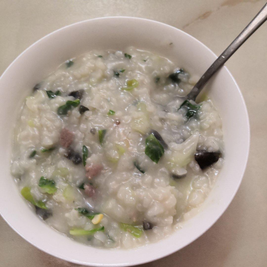 妈妈👩教我做的皮蛋瘦肉粥🥣简单快捷美味😋