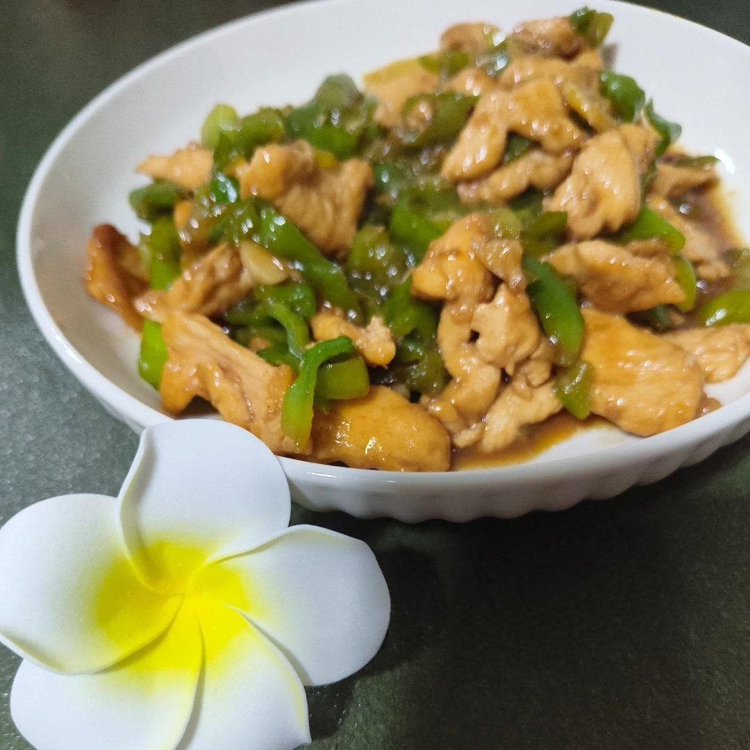 巨好吃的青椒炒鸡胸肉丝，超下饭