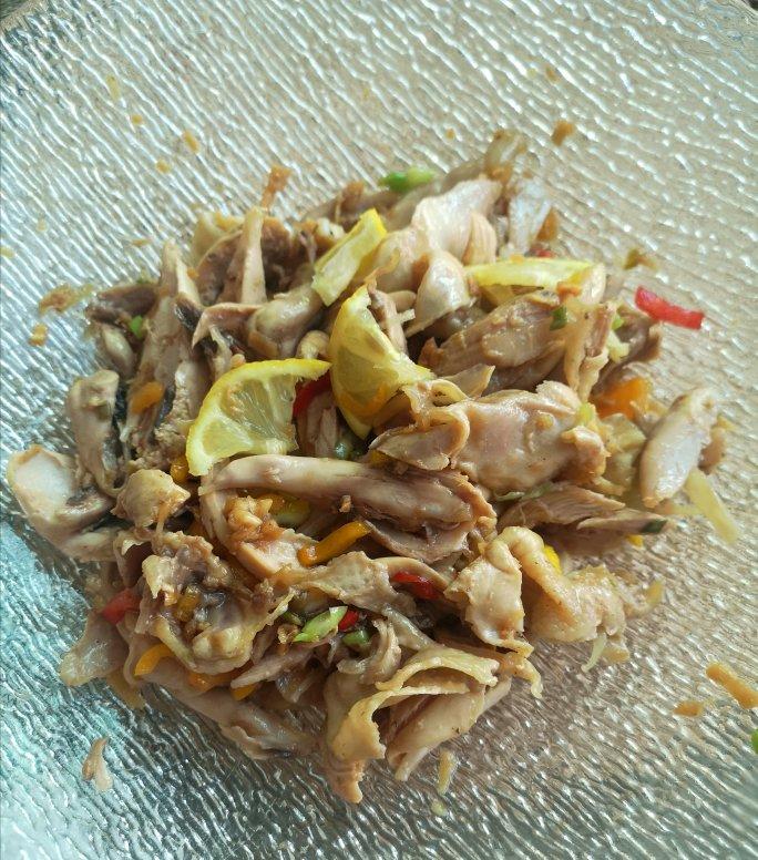 凉拌手撕鸡腿