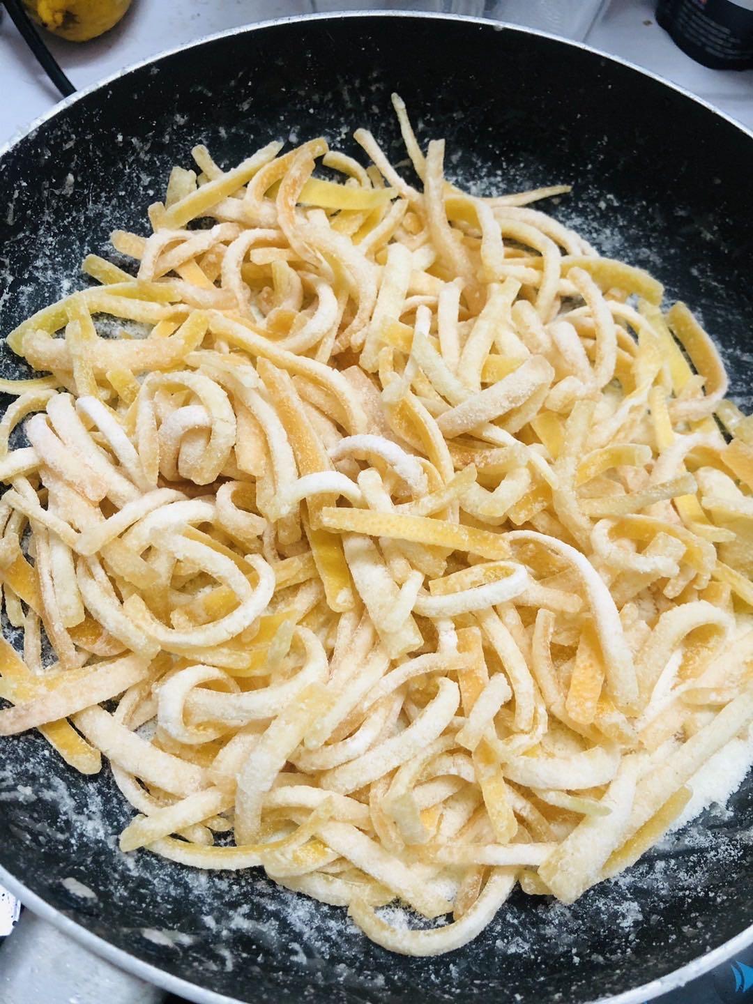 起沙挂霜柚子皮糖