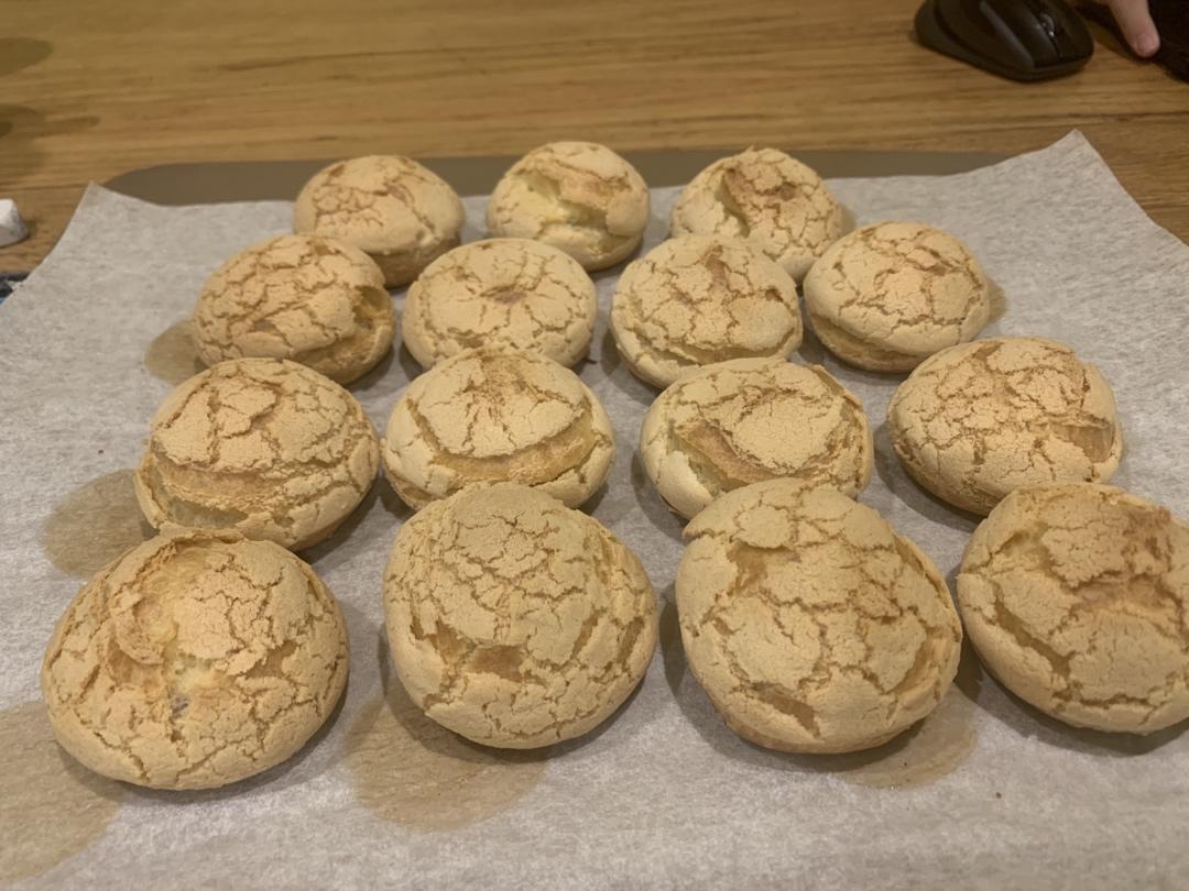 一口就爆浆的卡士达酥皮泡芙