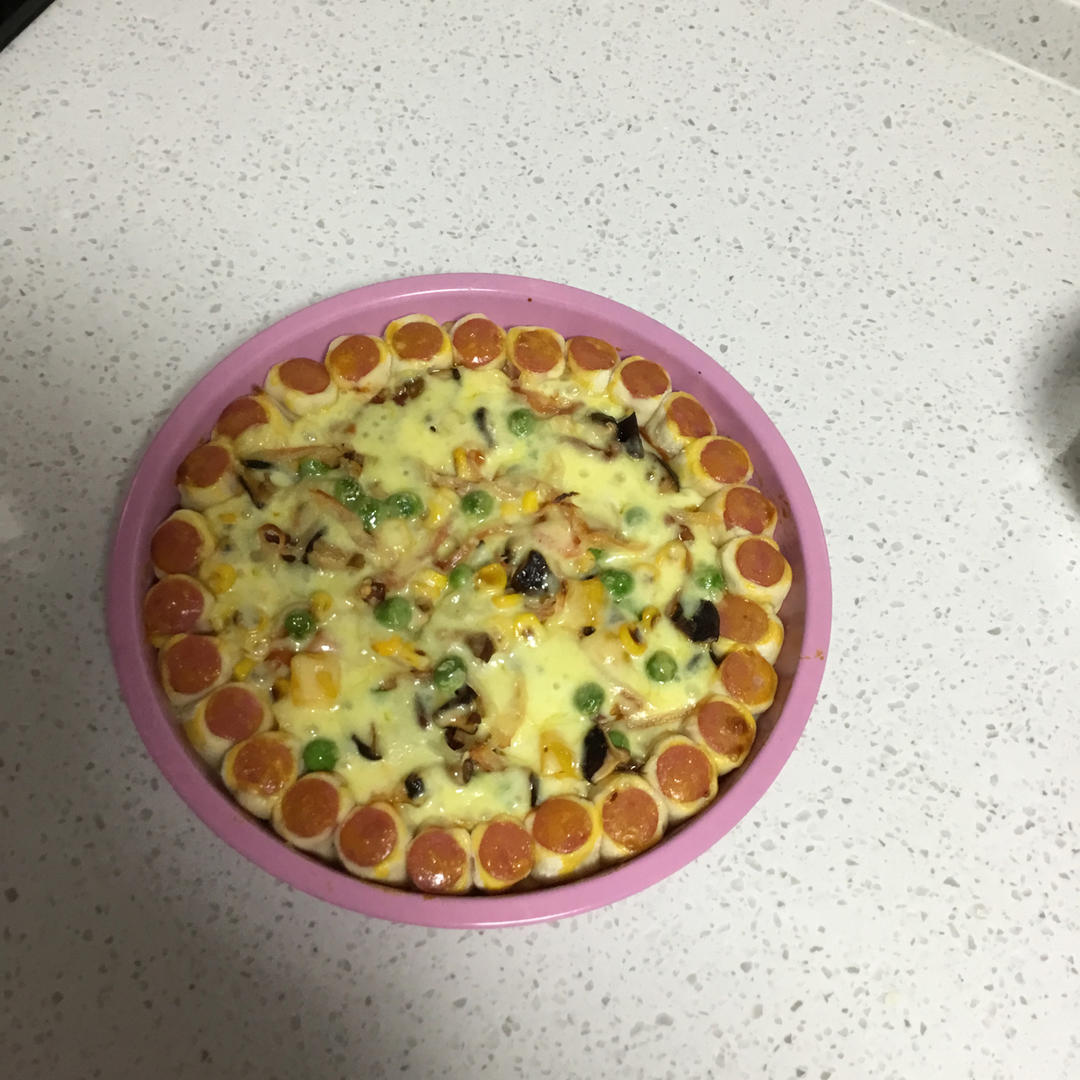 萨米肠蘑菇花边披萨