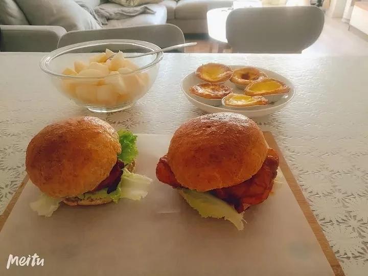奥尔良鸡腿堡（方法全部有！！现做！！）
