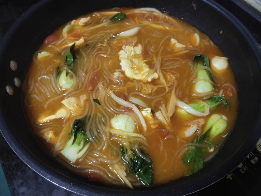 西红柿鸡蛋粉条汤