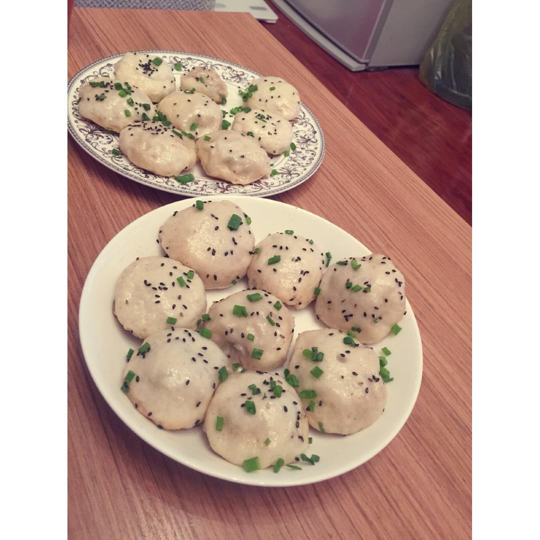 咸蛋黄鲜肉生煎包