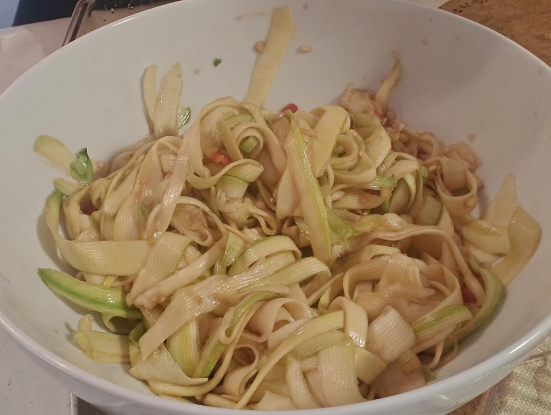 一定要试试的清新爽口凉拌西葫芦