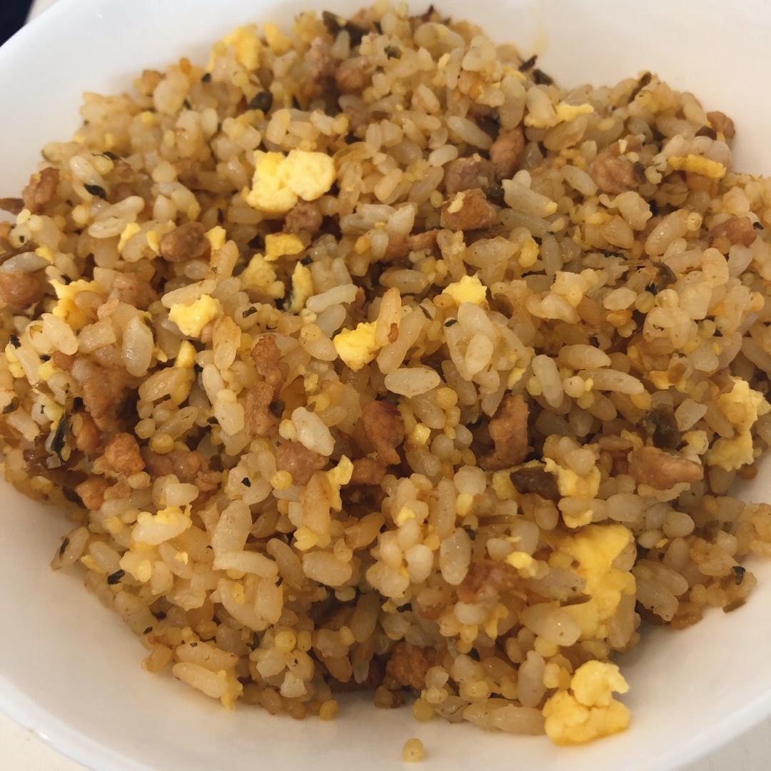 芽菜蛋炒饭