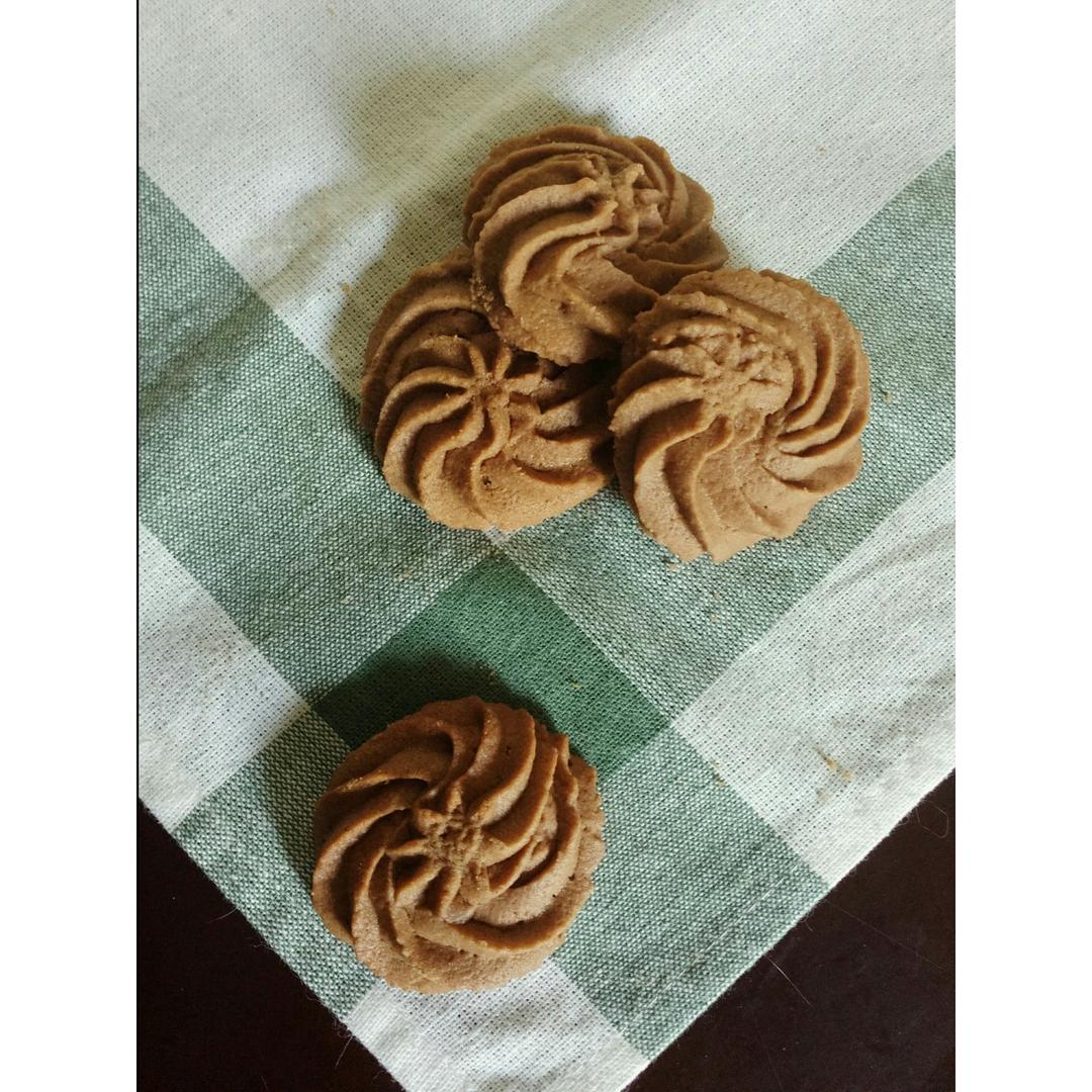 挤花毫无压力的巧克力曲奇