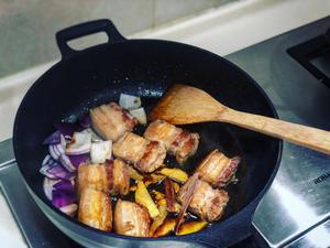 红烧肉青口炖萝卜的做法 步骤3
