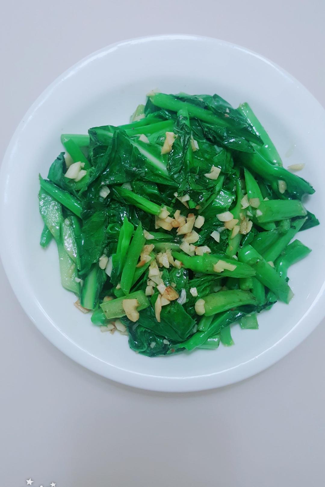 腾腾-16做的蒜蓉芥兰