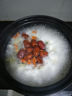 银耳红枣粥的做法 步骤3