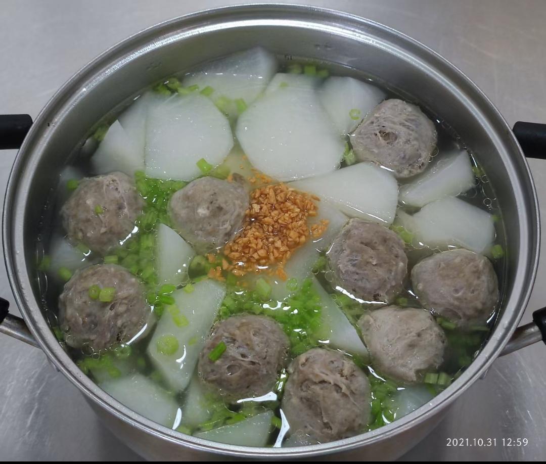 剩饺子馅汆一碗丸子汤