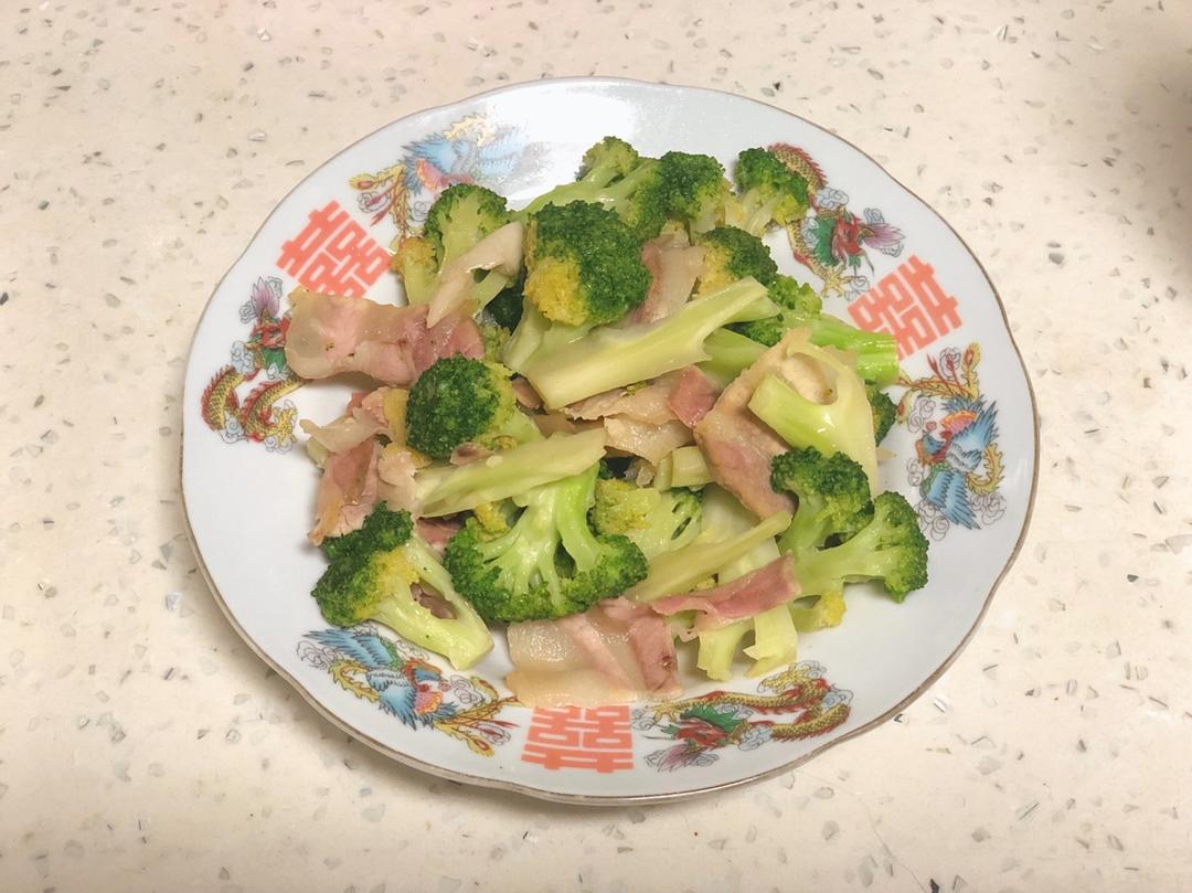 西兰花炒腊肉