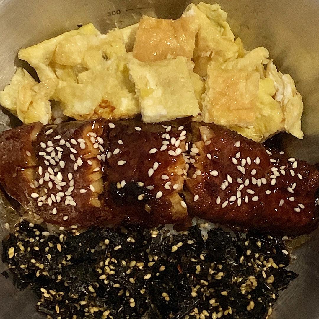 蜜汁巴沙鱼盖饭