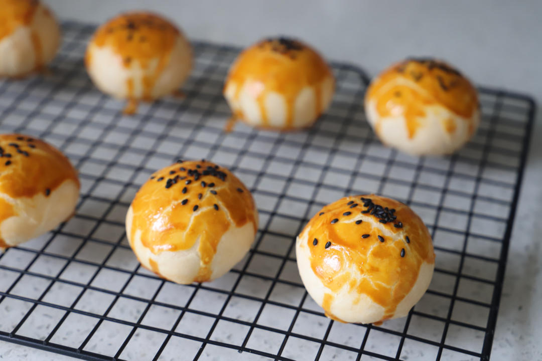 超简单 免揉 酥掉渣的蛋黄酥(超详细附全程视频)不破酥『万能酥皮』