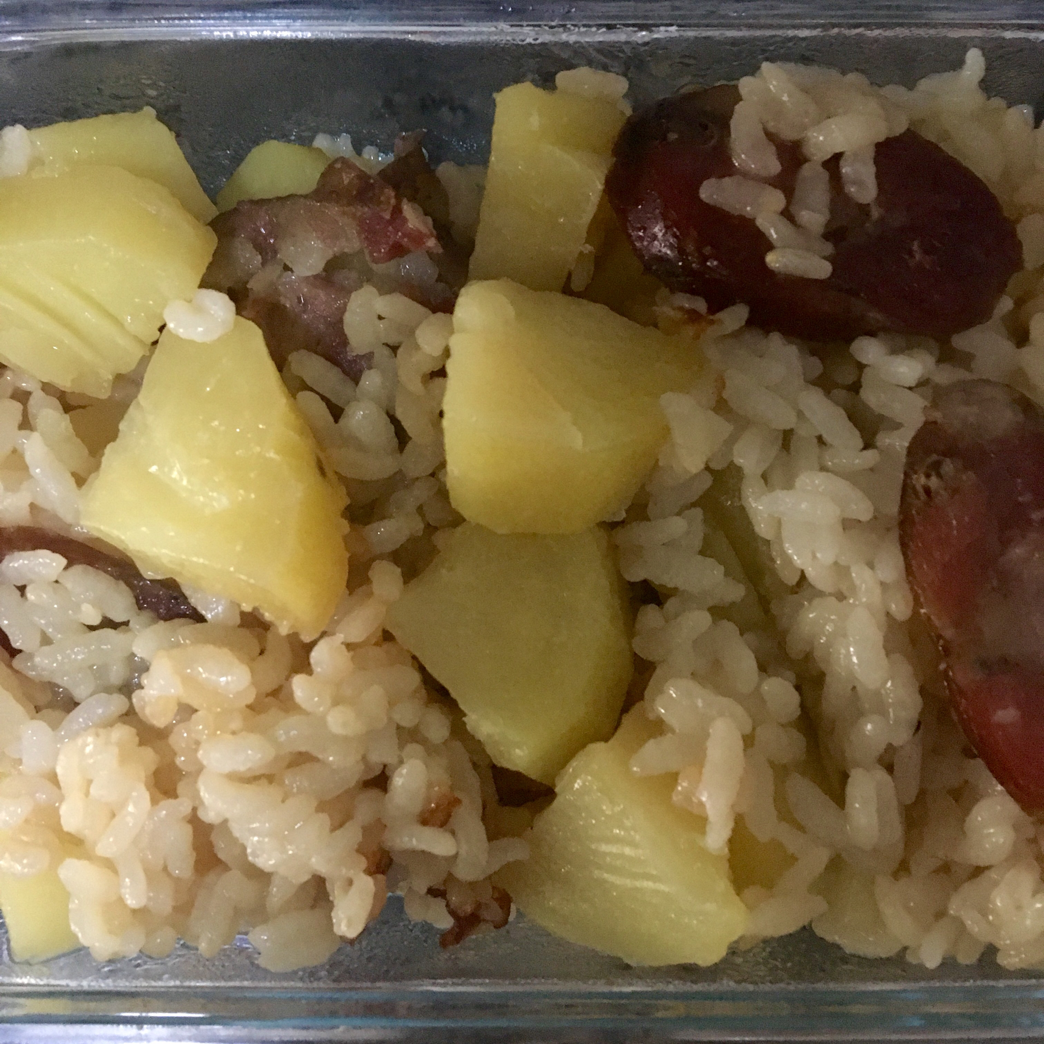 土豆香肠焖饭（电饭锅only）