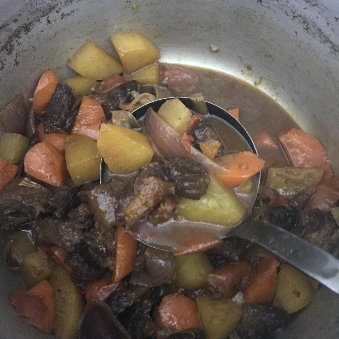 番茄土豆炖牛腩