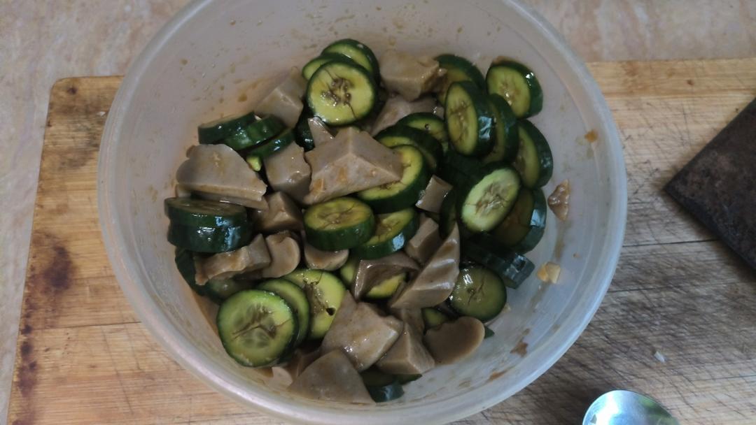 凉拌菜黄瓜扒糕