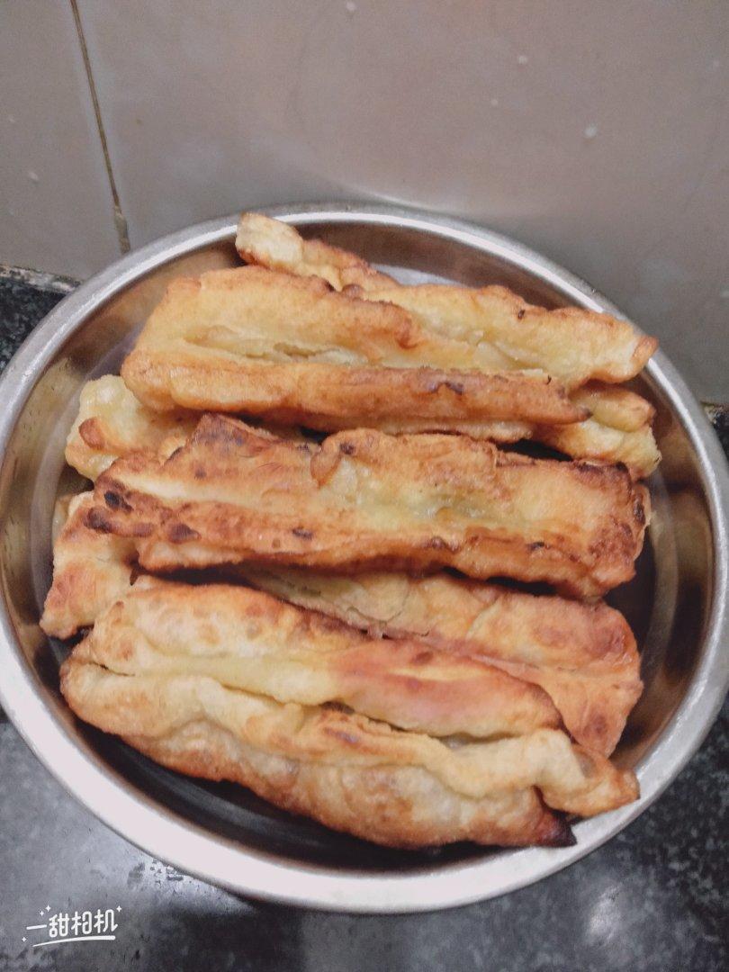 疫情期间宅家霍霍面粉~仅用酵母的炸油条，儿子说太好吃啦