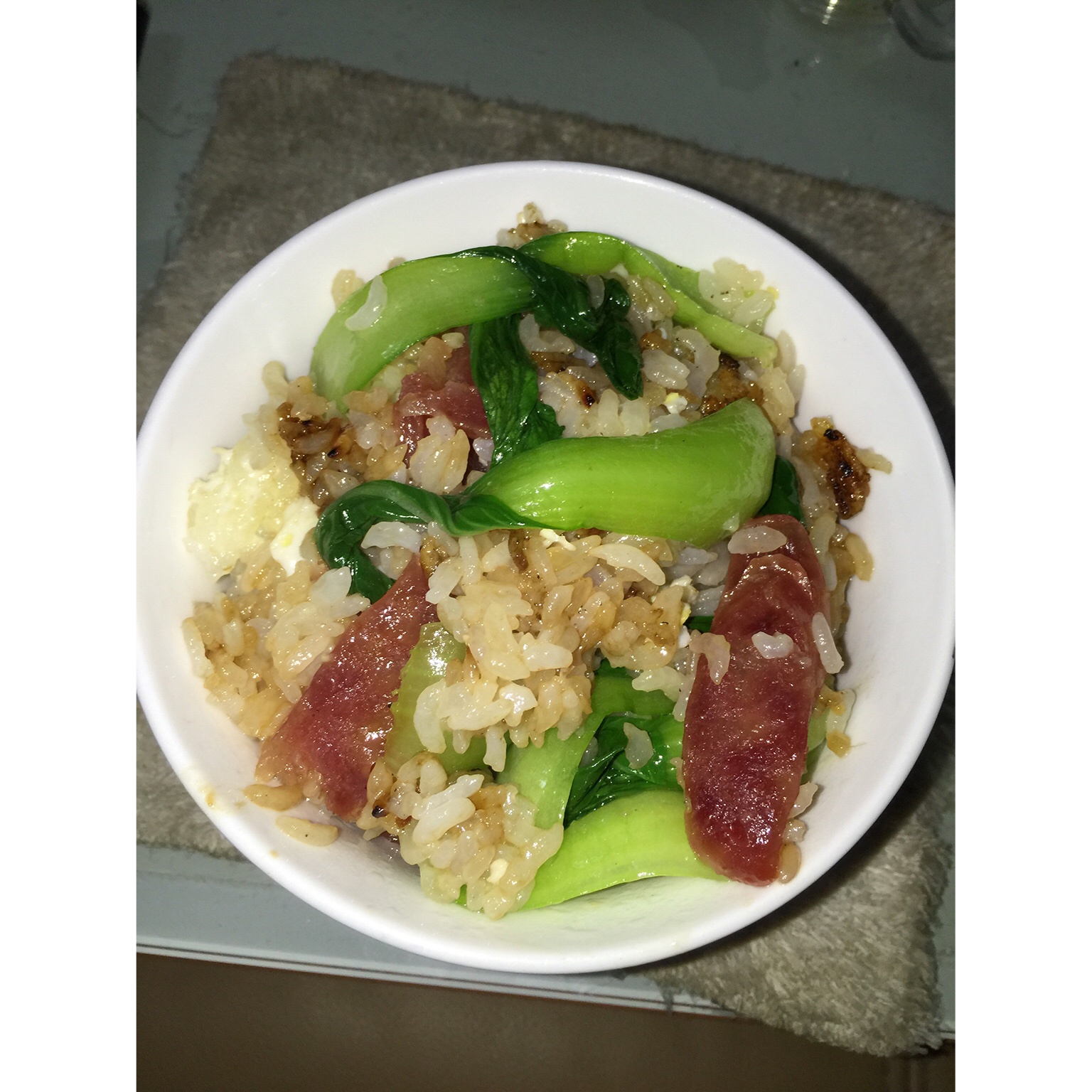 广式腊味煲仔饭