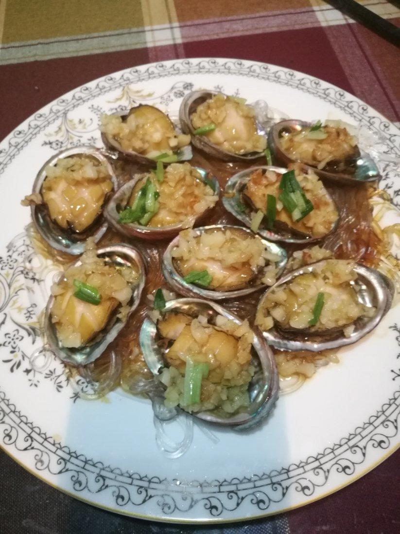 蒜蓉粉丝蒸鲍鱼